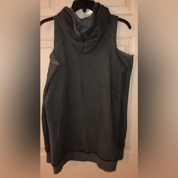 Hollister Hoodie, sweatshirt, cold-shoulder, Size Small, EUC - Picture 3 of 11